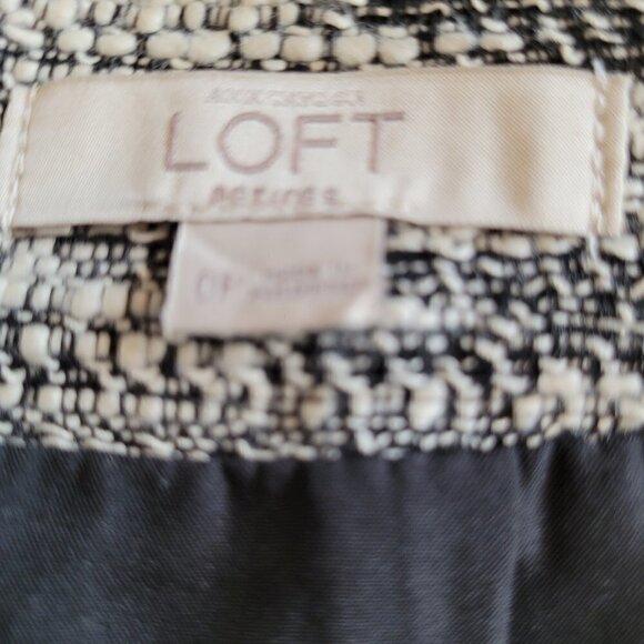 Loft | Zip Pocket Tweed Skirt - Picture 4 of 5